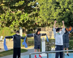 <strong>Read more about</strong><br />ทีมโค้ชนำนักกีฬาซ้อมเบาๆ เน้นยืดกล้ามเนื้อ-มั่นใจมีเหรียญมอบของขวัญคนไทย ทีมโค้ชนำนักกีฬาซ้อมเบาๆ เน้นยืดกล้ามเนื้อ-มั่นใจมีเหรียญมอบของขวัญคนไทย