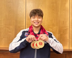 <strong>Read more about</strong><br />“ภัทรธิดา” กวาดเรียบ 3 ทอง-“ปัฐษพงษ์” ฮึดคว้า 2 ทองแดง ศึกยกน้ำหนักยุวชนและเยาวชนเอเชีย “ภัทรธิดา” กวาดเรียบ 3 ทอง-“ปัฐษพงษ์” ฮึดคว้า 2 ทองแดง ศึกยกน้ำหนักยุวชนและเยาวชนเอเชีย