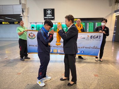 ทัพยกเหล็กชุดชิงชนะเลิศแห่งเอเชียหอบเหรียญกลับถึงไทยแล้ว Image 2