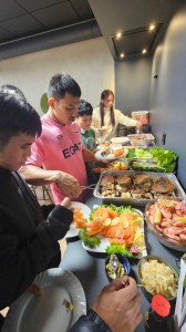ทีมจอมพลังไทยขอบคุณชาวไทยในนอร์เวย์เสิร์ฟอาหารแสนอร่อย-เชียร ... Image 5