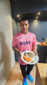 ทีมจอมพลังไทยขอบคุณชาวไทยในนอร์เวย์เสิร์ฟอาหารแสนอร่อย-เชียร ... Image 6