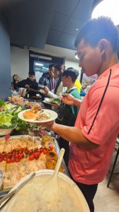 ทีมจอมพลังไทยขอบคุณชาวไทยในนอร์เวย์เสิร์ฟอาหารแสนอร่อย-เชียร ... Image 10
