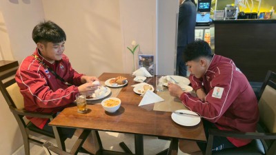 จอมพลังทีมชาติไทยเดินทางถึงกรุงมานามา พร้อมทำศึกเอเชี่ยนยูธเ ... Image 22