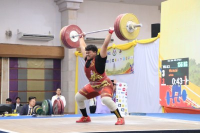 โรงเรียนกีฬาเทศบาลนครนครราชสีมา ทีมเอ ชนะเลิศคะแนนรวมทีมเยาว ... Image 14