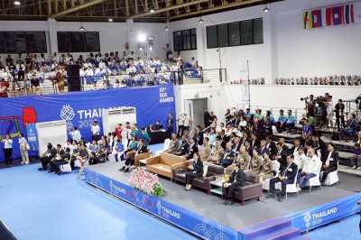 พลตรีหญิง ท่านผู้หญิงอรอนงค์ ปิยนาฏวชิรพัทธ์ เป็นประธานมอบเห ... Image 7