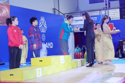 พลตรีหญิง ท่านผู้หญิงอรอนงค์ ปิยนาฏวชิรพัทธ์ เป็นประธานมอบเห ... Image 17