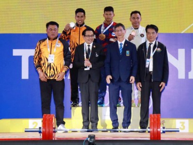 จอมพลังไทยกระฉูดเหมา 3 เหรียญทอง “เวฟ“ ปลดล็อกซีเกมส์และทุบส ... Image 9