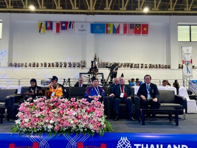 ประธานสหพันธ์ยกน้ำหนักนานาชาติร่วมชมกีฬายกน้ำหนัก ซีเกมส์ คร ... Image 10