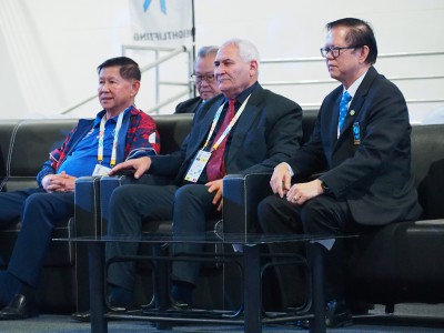 ประธานสหพันธ์ยกน้ำหนักนานาชาติร่วมชมกีฬายกน้ำหนัก ซีเกมส์ คร ... Image 5