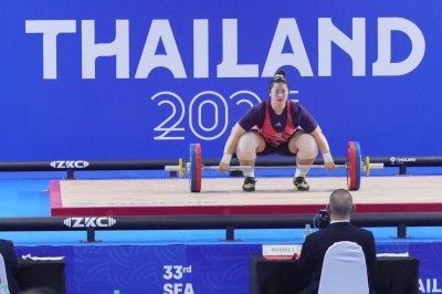 พลตรีหญิง ท่านผู้หญิงอรอนงค์ ปิยนาฏวชิรพัทธ์ เป็นประธานมอบเห ... Image 13