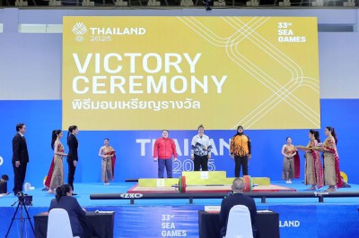 พลตรีหญิง ท่านผู้หญิงอรอนงค์ ปิยนาฏวชิรพัทธ์ เป็นประธานมอบเห ... Image 25