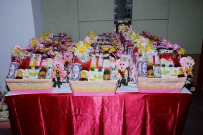 พลตรีหญิง ท่านผู้หญิงอรอนงค์ ปิยนาฏวชิรพัทธ์ มอบหมายให้ พลตร ... Image 1