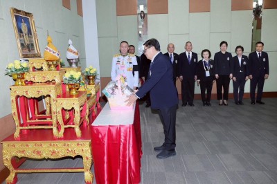 พลตรีหญิง ท่านผู้หญิงอรอนงค์ ปิยนาฏวชิรพัทธ์ มอบหมายให้ พลตร ... Image 3