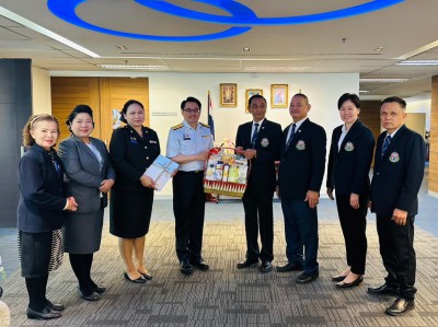 สมาคมกีฬายกน้ำหนักฯ มอบกระเช้าสวัสดีปีใหม่ผู้บริหาร กกท.-กอง ... Image 2