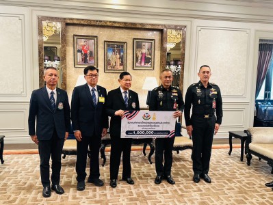 สมาคมกีฬายกน้ำหนักฯ-ชมรมกอล์ฟเพื่อนพี่ยอด มอบ 1 ล. สร้างบังเ ... Image 1