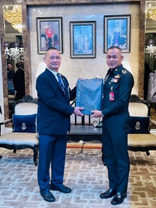 สมาคมกีฬายกน้ำหนักฯ-ชมรมกอล์ฟเพื่อนพี่ยอด มอบ 1 ล. สร้างบังเ ... Image 14