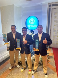 3 จอมพลังรับมอบโล่เกียรติคุณงาน “คืนที่ดาวพราวฟ้า” Image 13