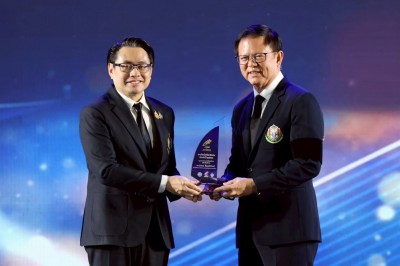 “วีรพล” คว้านักกีฬาสมัครเล่นชายดีเด่น-“เสธ.ยอด-มาดามบุษ” รับ ... Image 4