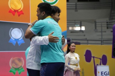 “ฟ่าง-ออย” สมราคาฮีโร่โอลิมปิกเหมาคนละ 3 เหรียญทอง ให้ต้นสัง ... Image 24