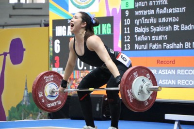 “เวฟ” โชว์กระชาก 3 เหรียญทอง-“ธีระวัตร-บุศยา” ฟอร์มเฉียบคว้า ... Image 28