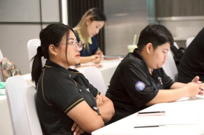 ผู้ฝึกสอนยกน้ำหนักอบรมเข้มข้นเน้นเขียนโปรแกรมฝึกซ้อมและจิตวิ ... Image 3