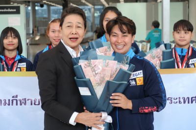 ทัพยกน้ำหนักไทยชุดเยาวชนโลกหอบเหรียญรางวัลกลับถึงบ้านแล้ว Image 12