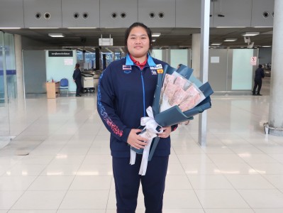 ทัพยกน้ำหนักไทยชุดเยาวชนโลกหอบเหรียญรางวัลกลับถึงบ้านแล้ว Image 19