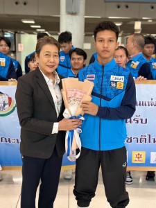 นักยกน้ำหนักชุดยุวชนและเยาวชนเอเชียหอบเหรียญถึงประเทศไทยแล้ว Image 18